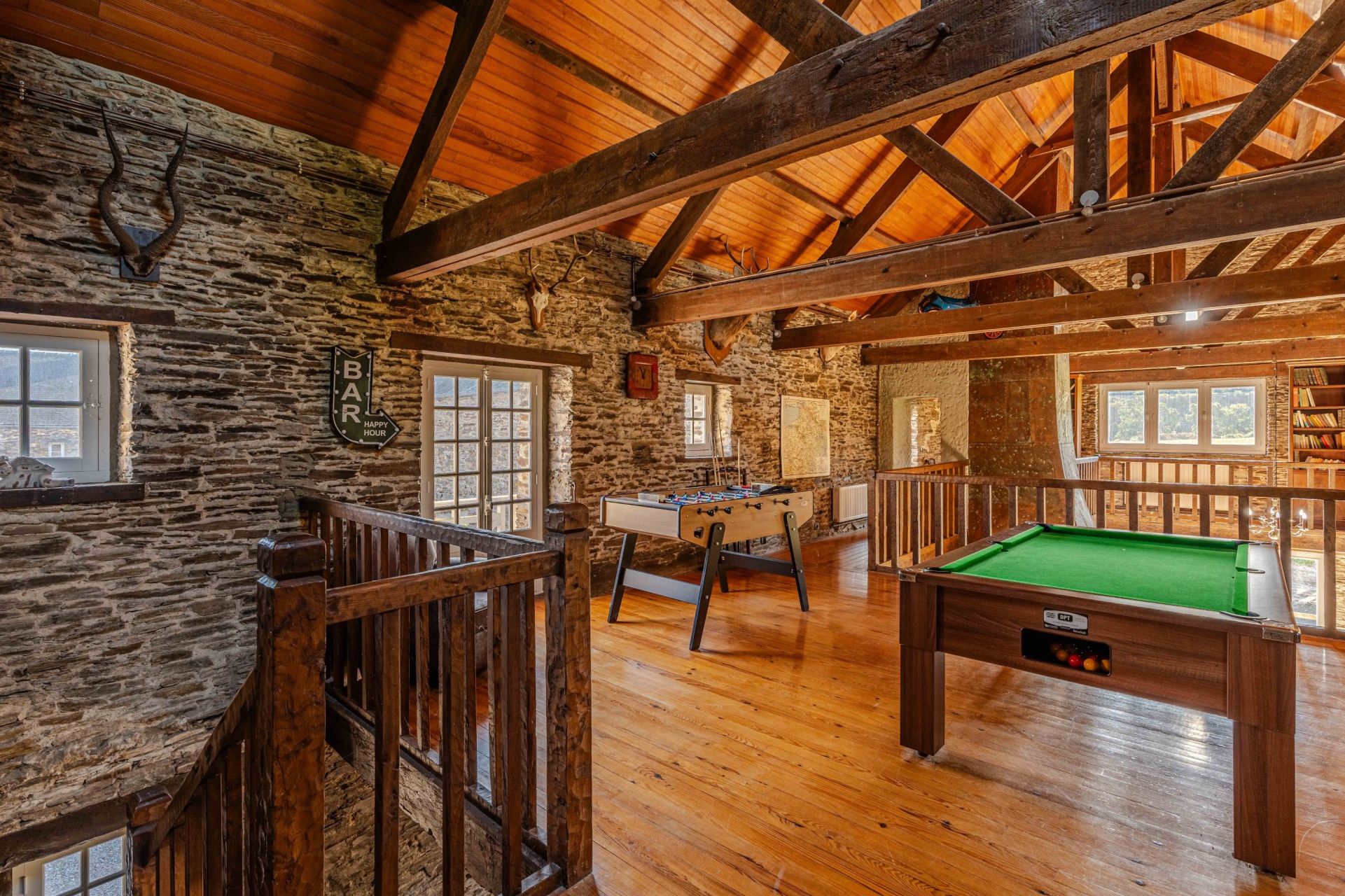 house 19 Rooms for sale on BAYEUX (14400)