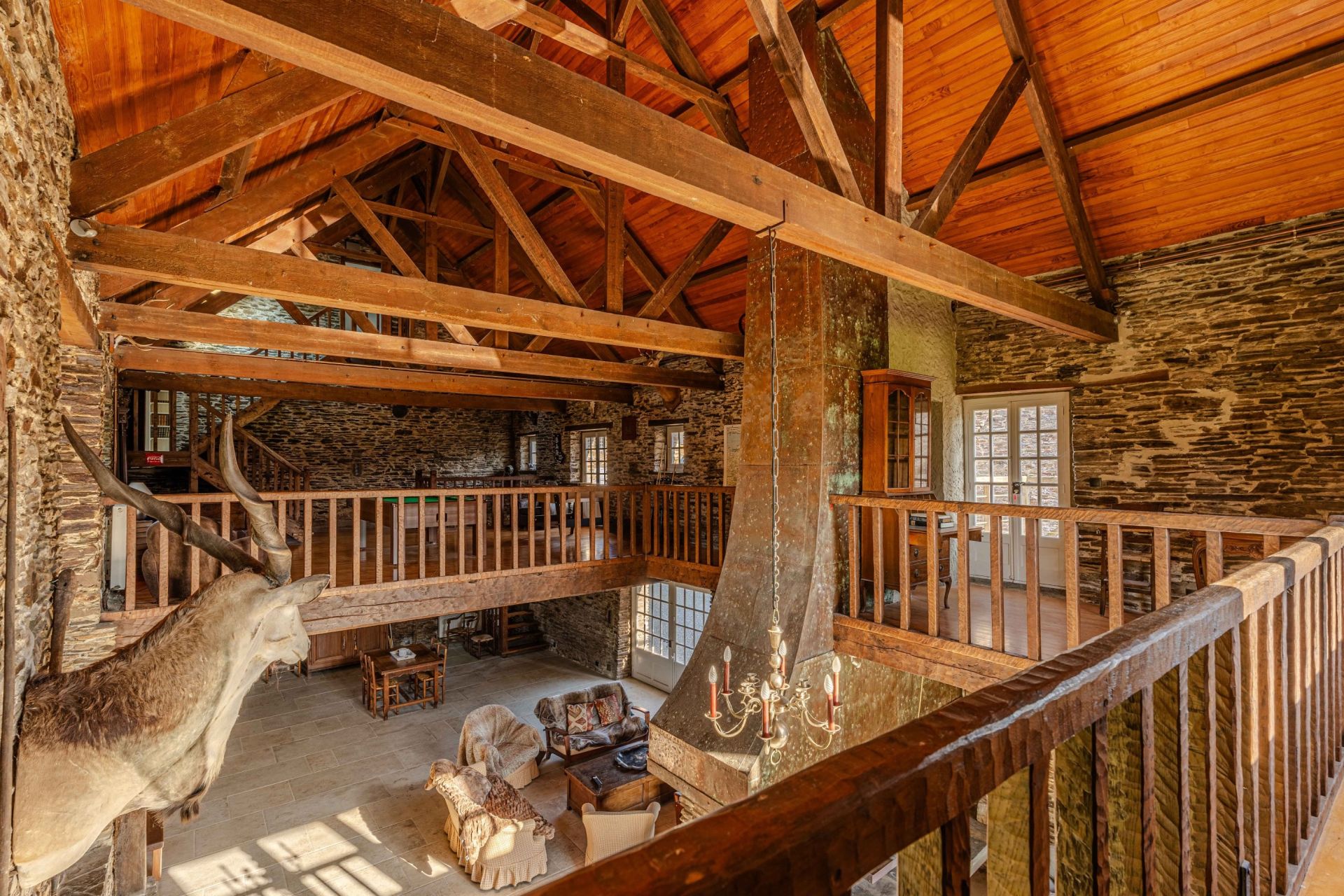 house 19 Rooms for sale on BAYEUX (14400)