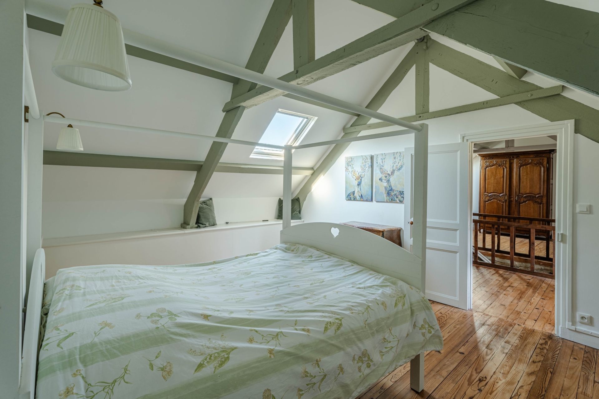 house 19 Rooms for sale on BAYEUX (14400)