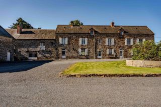 house 19 Rooms for sale on BAYEUX (14400)