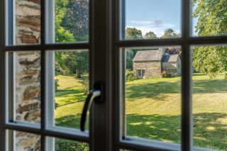 house 19 Rooms for sale on BAYEUX (14400)