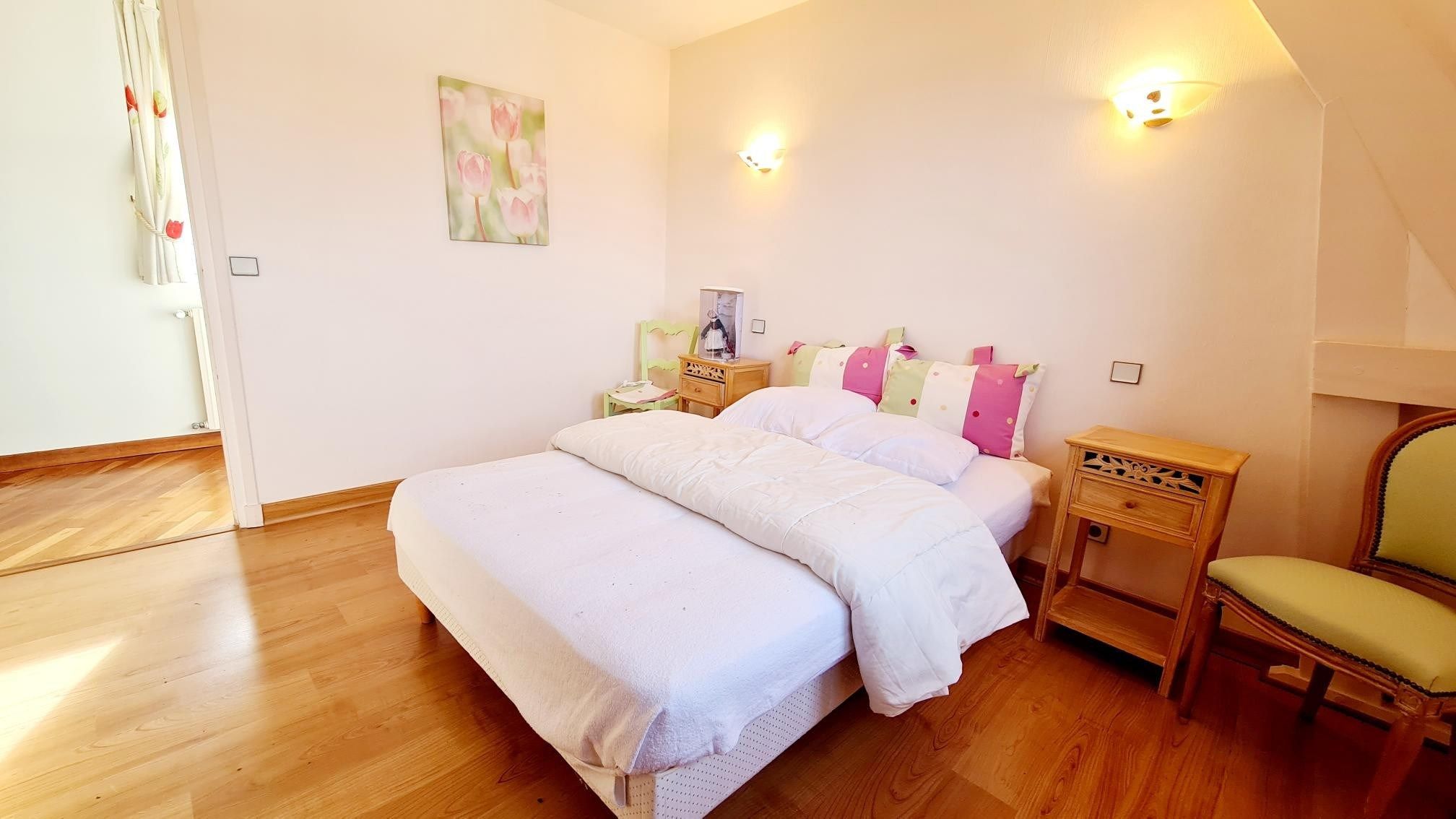 house 7 Rooms for sale on HONFLEUR (14600)