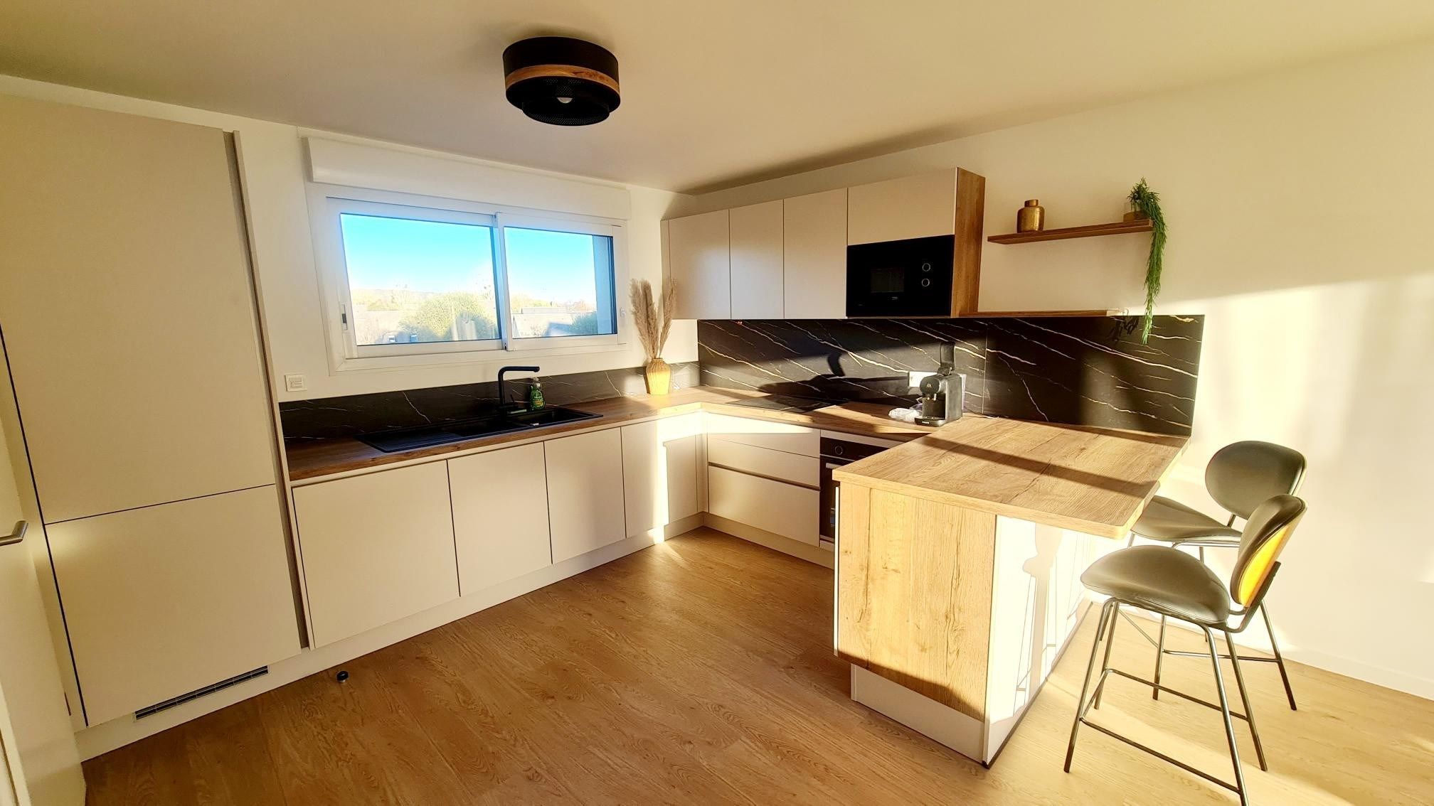 house 5 Rooms for sale on PONT L EVEQUE (14130)