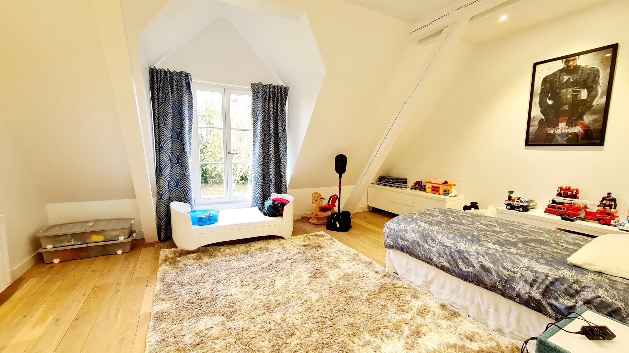 house 9 Rooms for sale on QUETTEVILLE (14130)