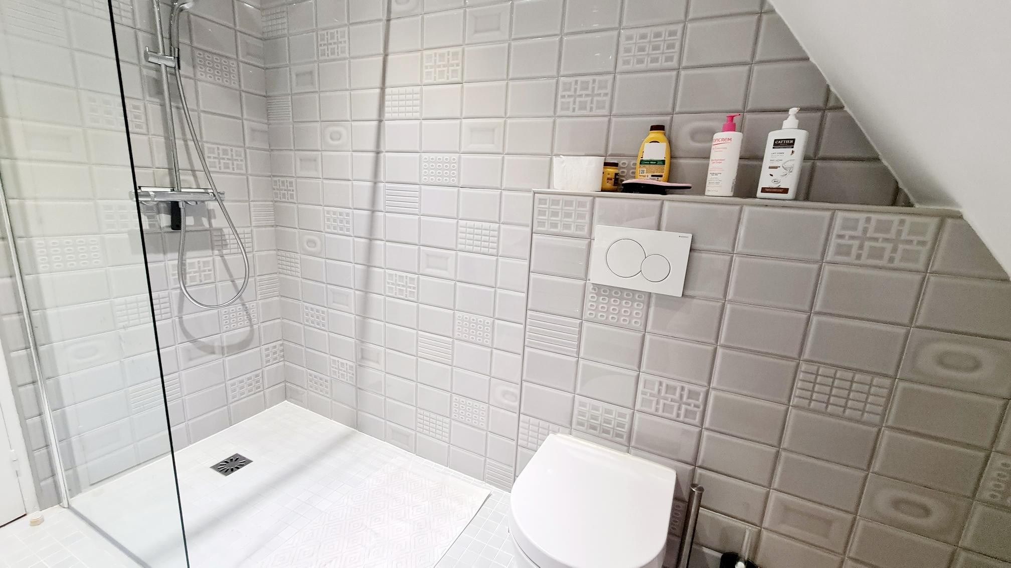 house 9 Rooms for sale on QUETTEVILLE (14130)