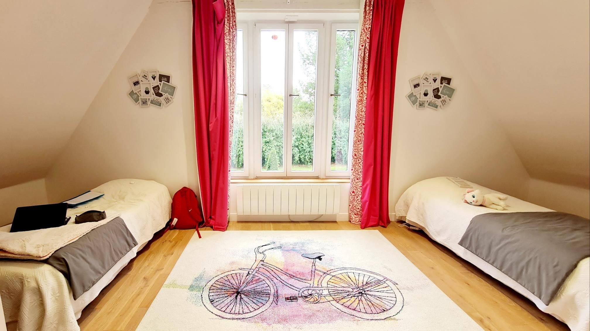 house 9 Rooms for sale on QUETTEVILLE (14130)
