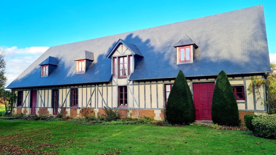 house 9 Rooms for sale on QUETTEVILLE (14130)
