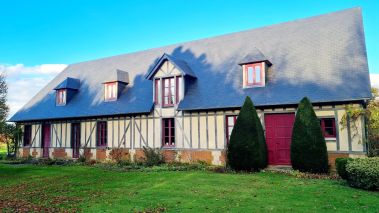 house 9 Rooms for sale on QUETTEVILLE (14130)