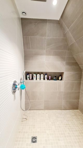 house 9 Rooms for sale on QUETTEVILLE (14130)