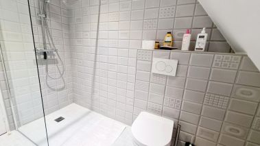 house 9 Rooms for sale on QUETTEVILLE (14130)