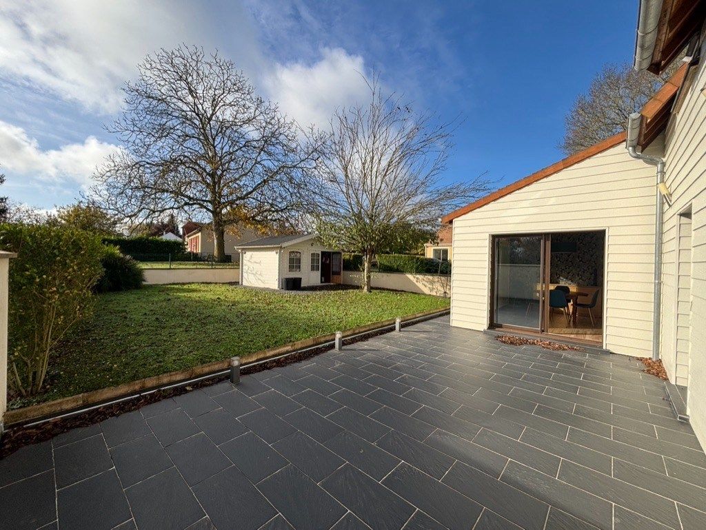 house 5 Rooms for sale on CLEVILLE (14370)