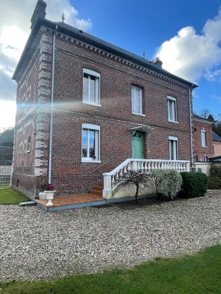 mansion 5 Rooms for sale on ST SAENS (76680)