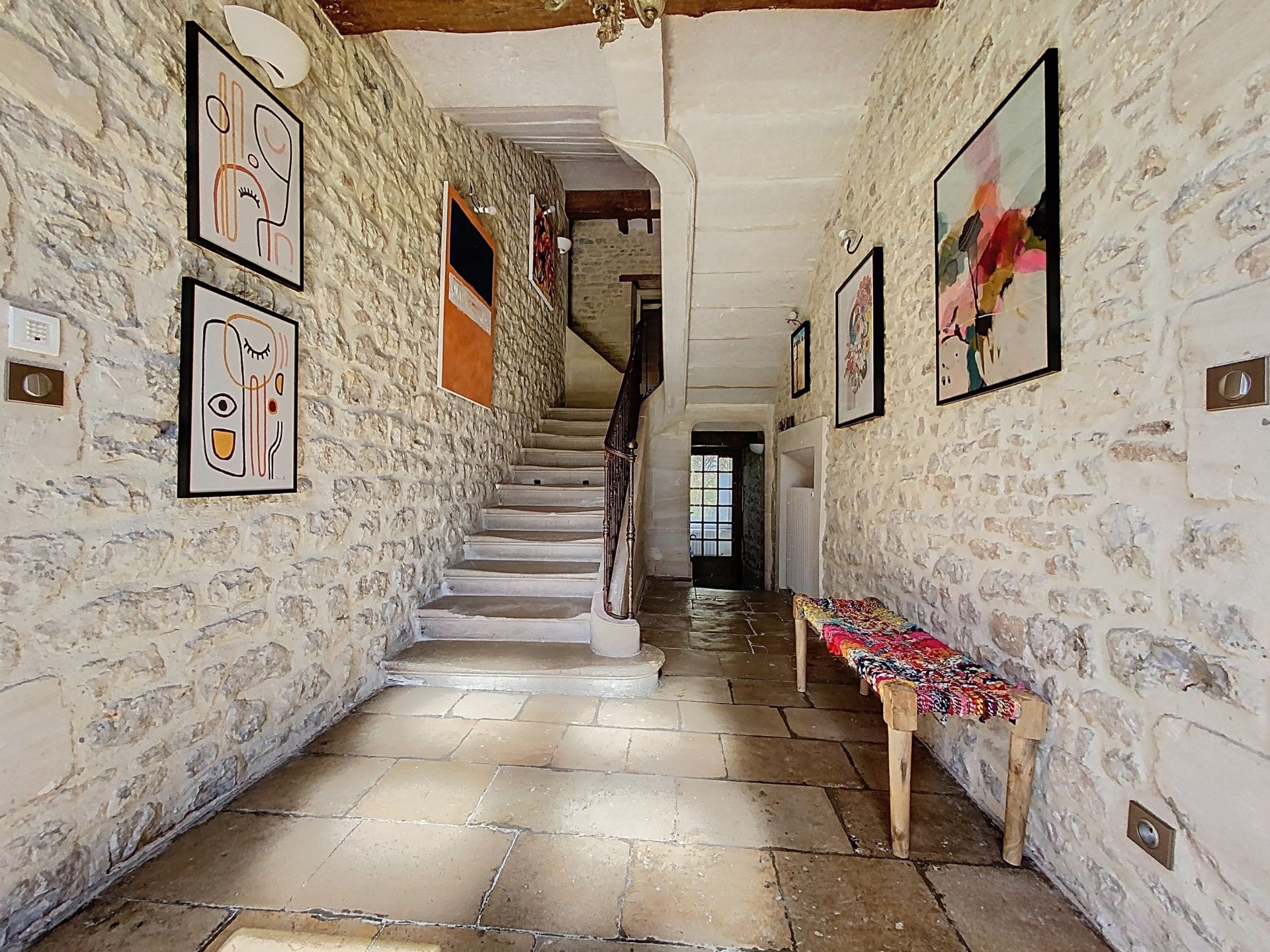 house 10 Rooms for sale on BAYEUX (14400)
