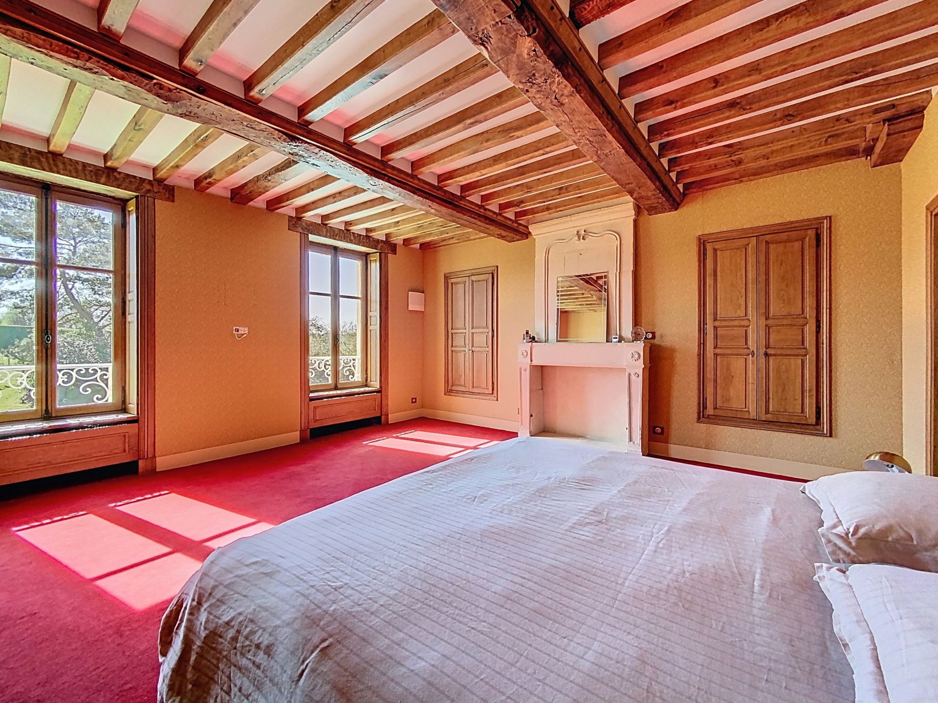 house 10 Rooms for sale on BAYEUX (14400)