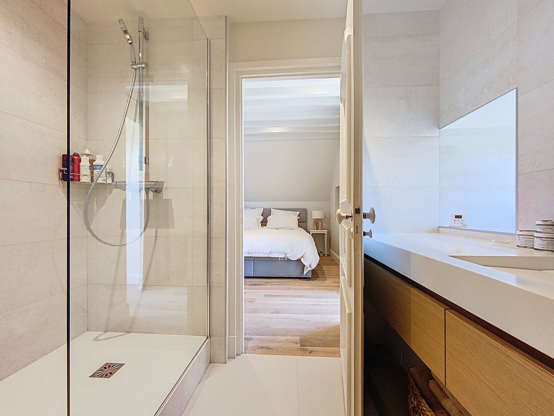 house 10 Rooms for sale on BAYEUX (14400)