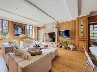 house 10 Rooms for sale on BAYEUX (14400)