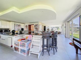 house 10 Rooms for sale on BAYEUX (14400)