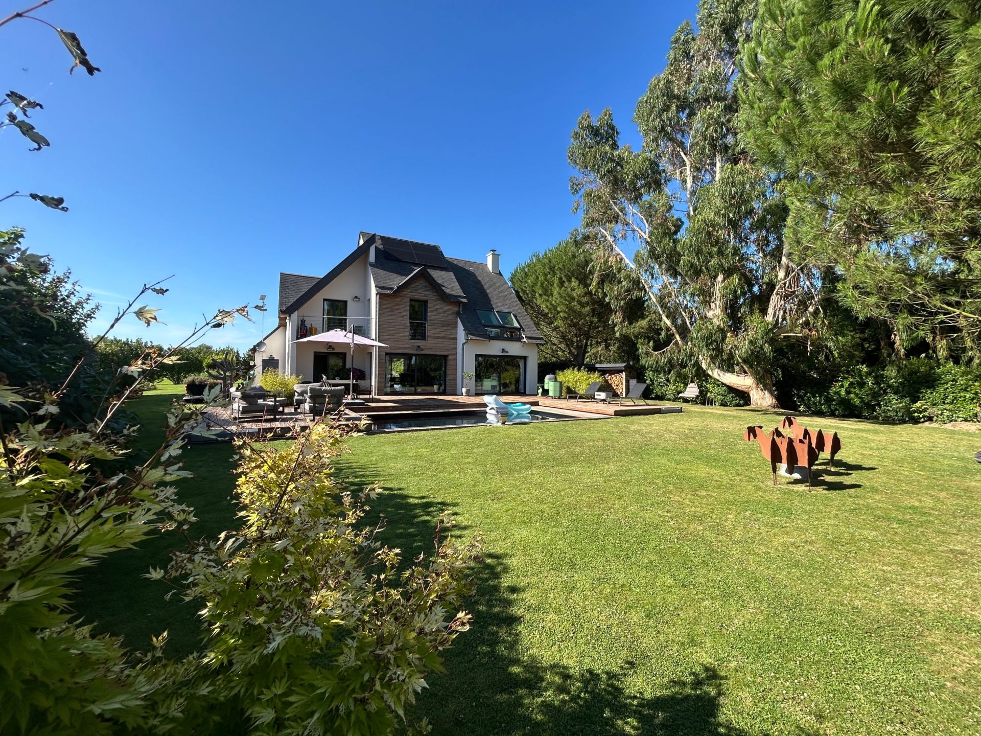 house 7 Rooms for sale on AVRANCHES (50300)