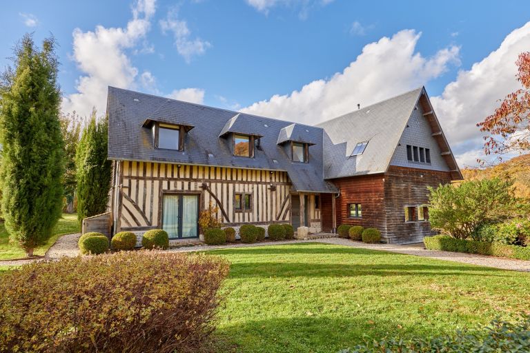 house 6 Rooms for sale on OUILLY DU HOULEY (14590)