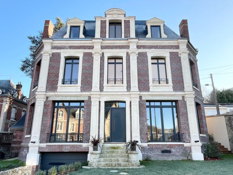 house 6 Rooms for sale on ROUEN (76000)
