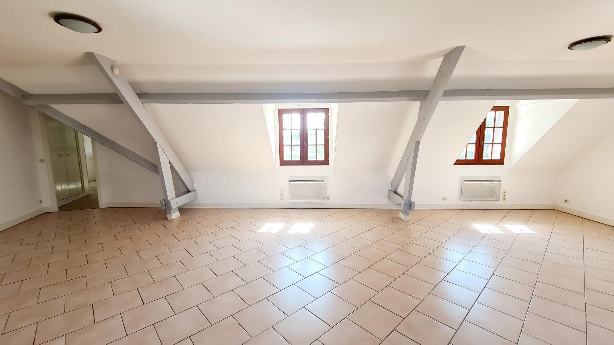 apartment 5 Rooms for sale on PONT L EVEQUE (14130)