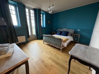 villa 10 Rooms for sale on GRANVILLE (50400)