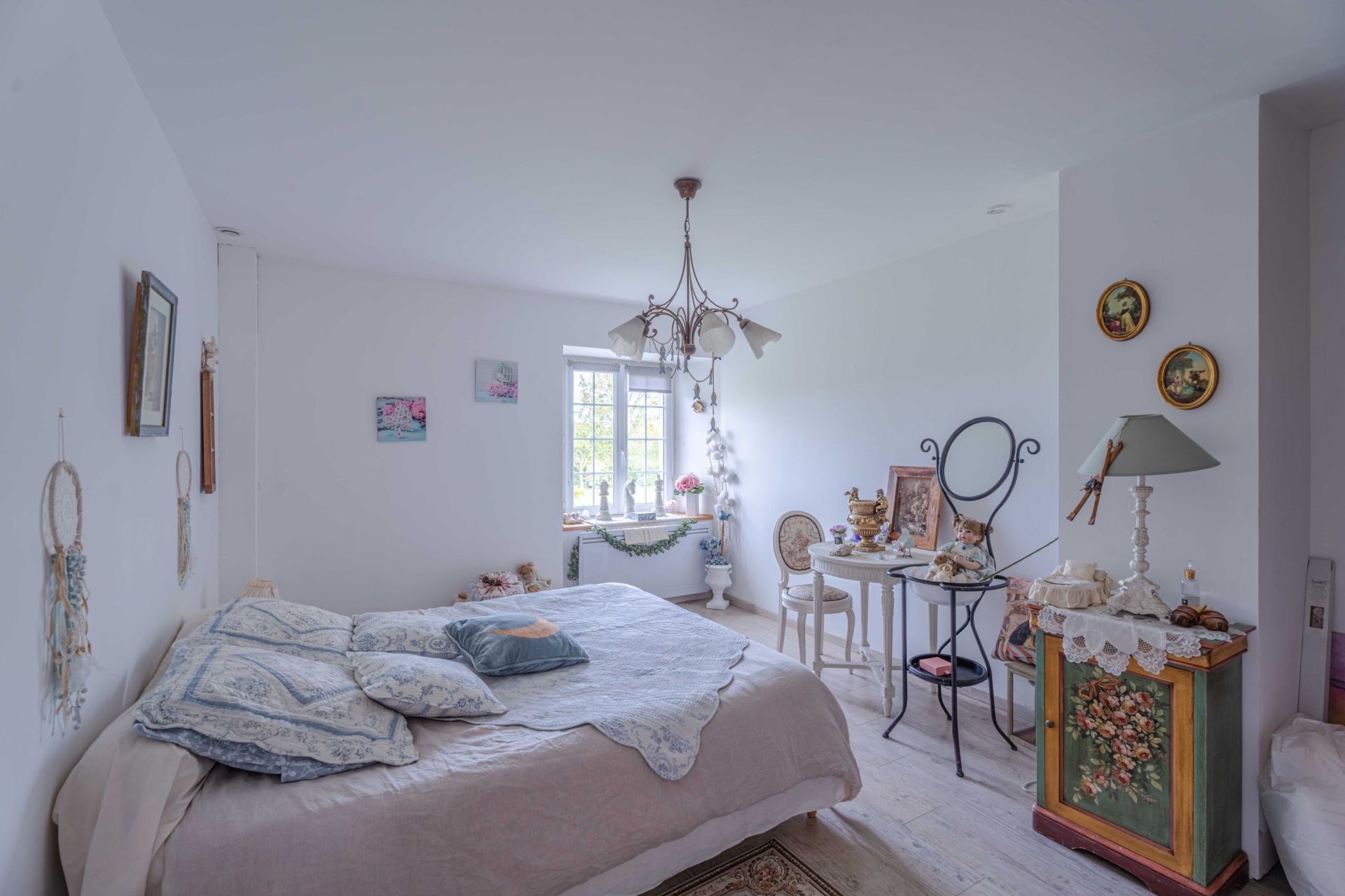 house 6 Rooms for sale on BAYEUX (14400)