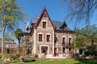 Sale House Mont-Saint-Aignan 10&nbsp;Rooms 410&nbsp;m²
