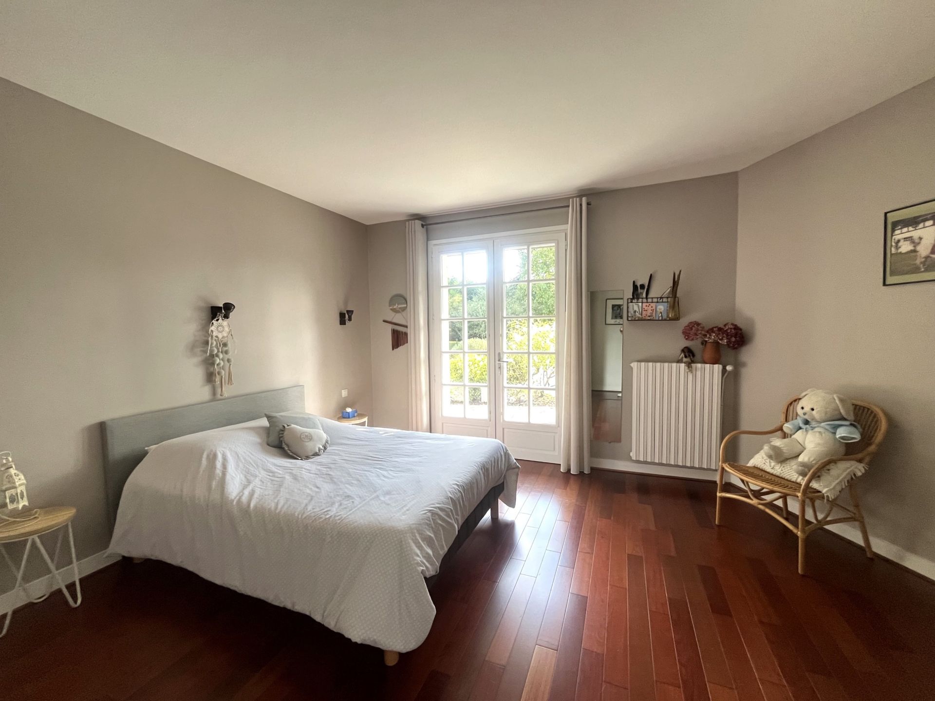 house 9 Rooms for sale on VAUX SUR AURE (14400)