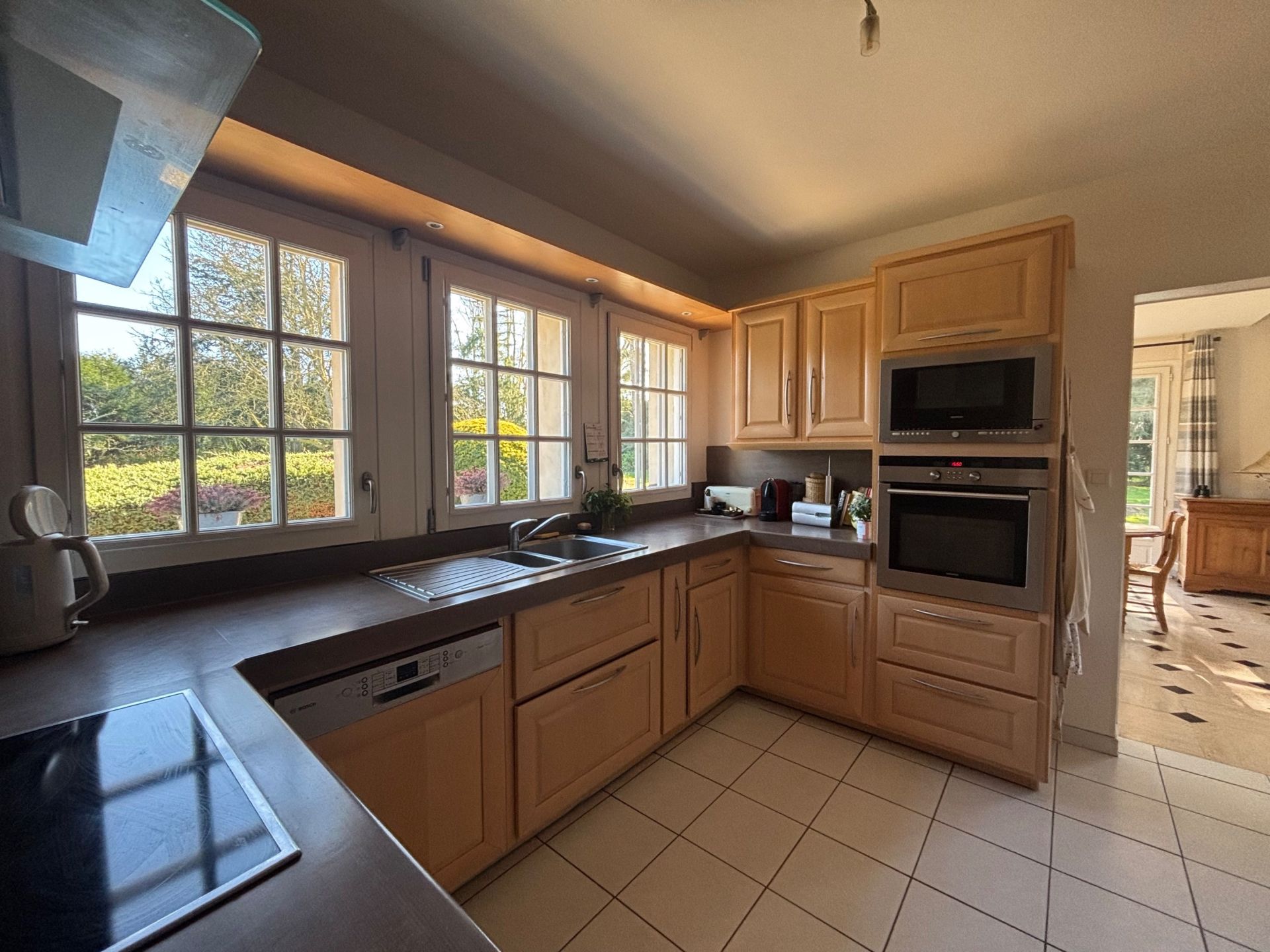 house 9 Rooms for sale on BAYEUX (14400)