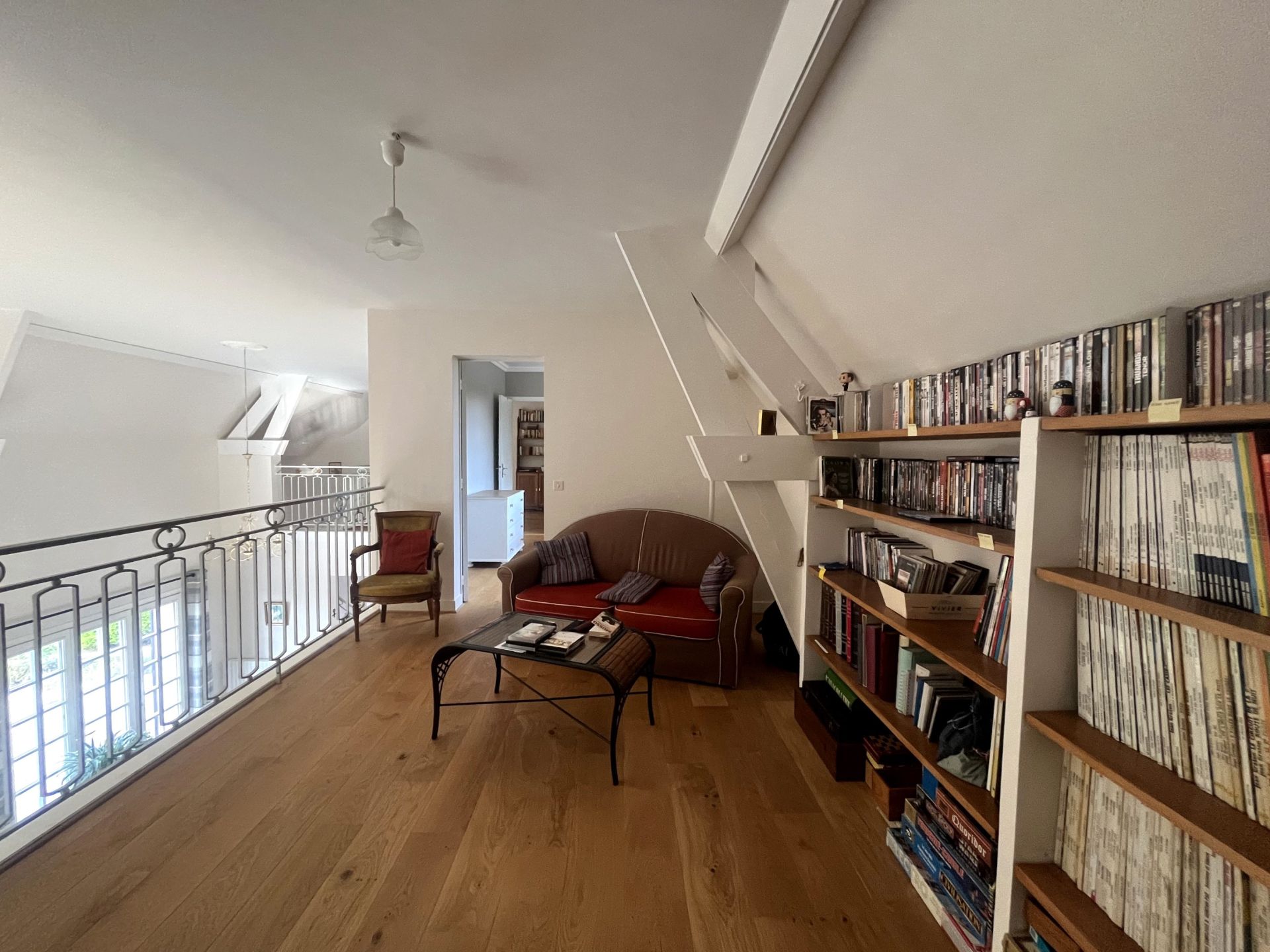 house 9 Rooms for sale on VAUX SUR AURE (14400)