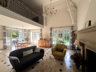 house 9 Rooms for sale on VAUX SUR AURE (14400)