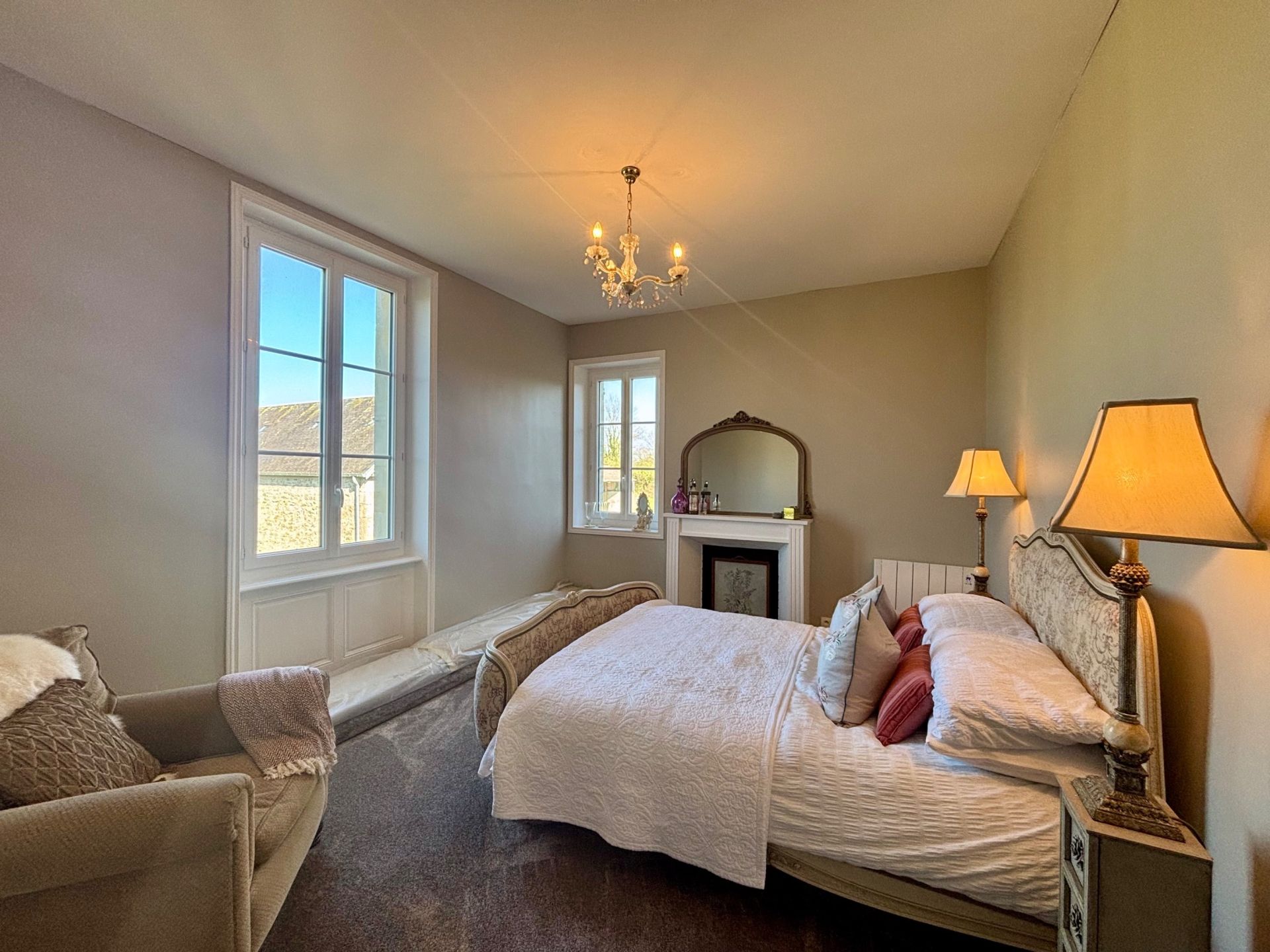 house 12 Rooms for sale on VIERVILLE SUR MER (14710)