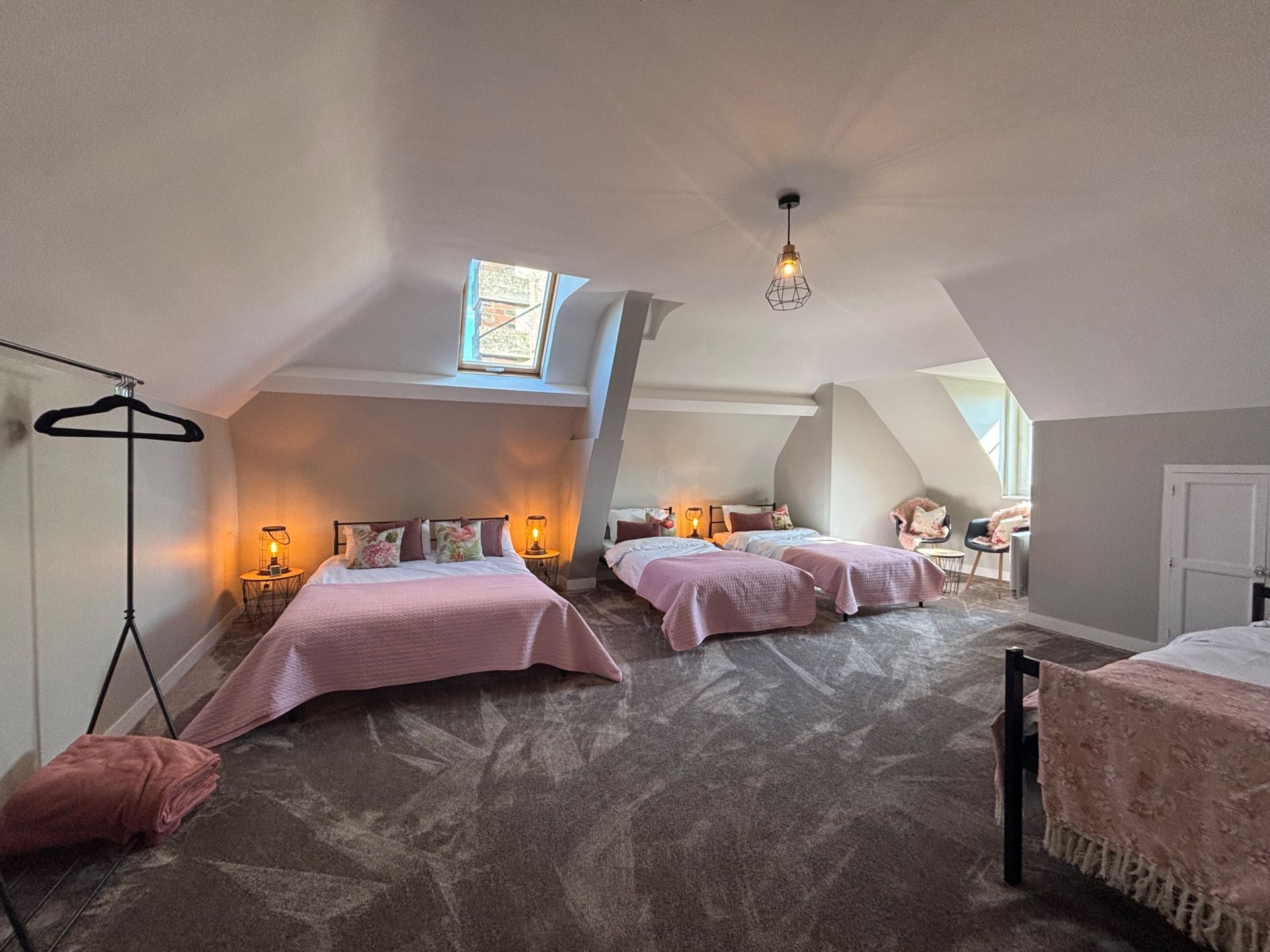 house 12 Rooms for sale on VIERVILLE SUR MER (14710)