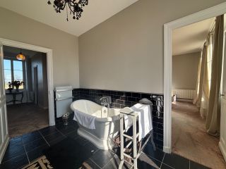 house 12 Rooms for sale on VIERVILLE SUR MER (14710)