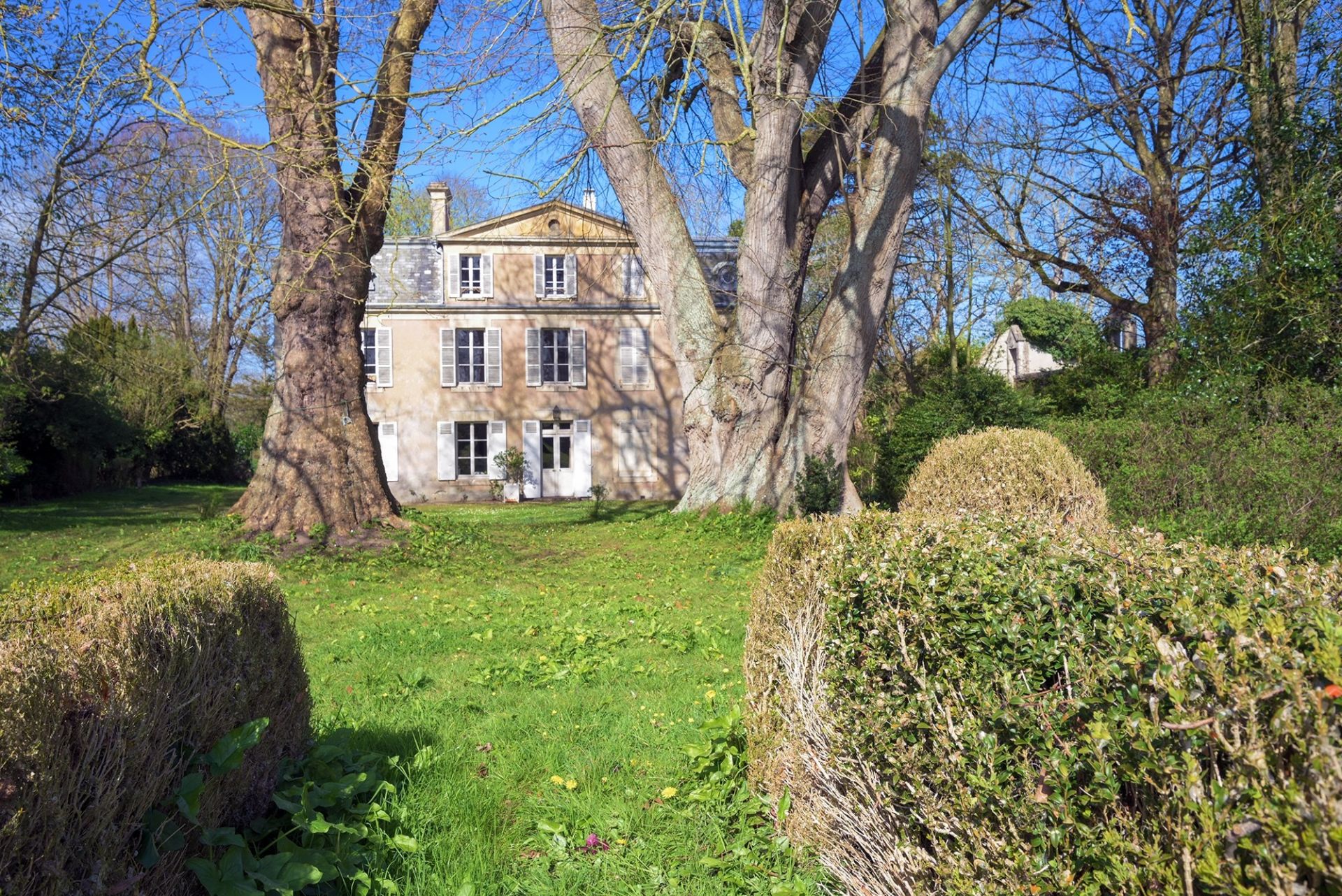 house 19 Rooms for sale on GRANDCAMP MAISY (14450)