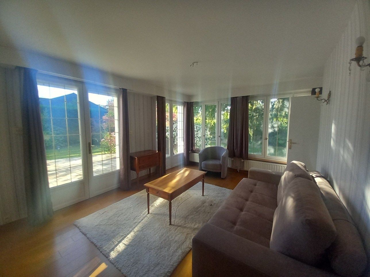mansion 9 Rooms for sale on ST ETIENNE DU ROUVRAY (76800)