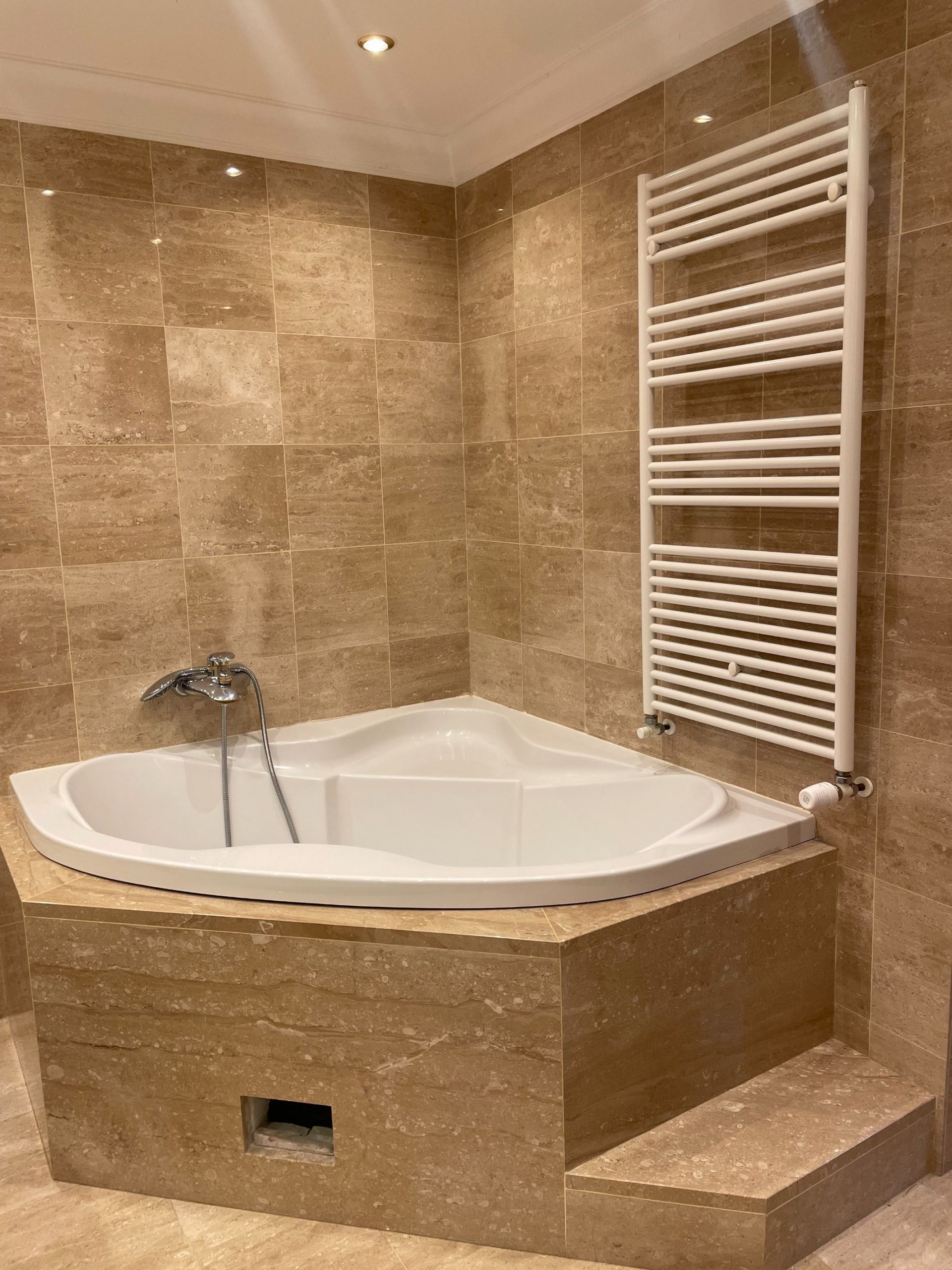 mansion 9 Rooms for sale on ST ETIENNE DU ROUVRAY (76800)