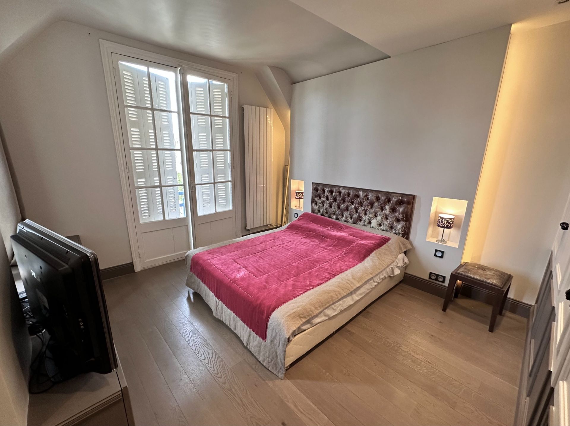 apartment 5 Rooms for sale on DEAUVILLE (14800)