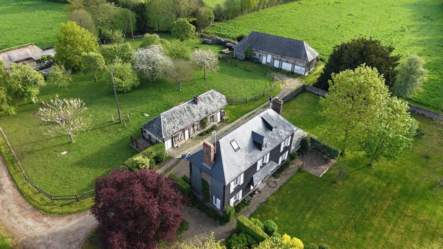 house 6 Rooms for sale on BONNEBOSQ (14340)