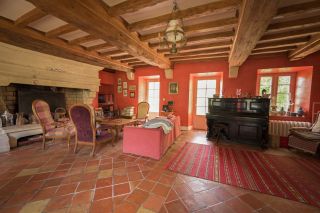 house 9 Rooms for sale on BAYEUX (14400)