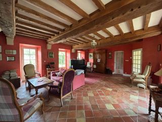 house 9 Rooms for sale on BAYEUX (14400)