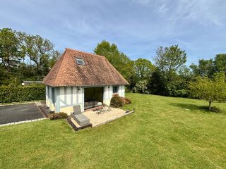 house 8 Rooms for sale on GLANVILLE (14950)