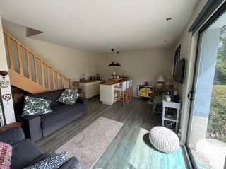 house 8 Rooms for sale on GLANVILLE (14950)