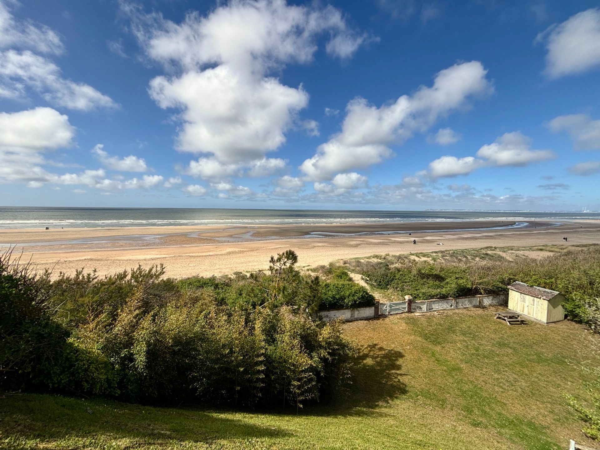house 11 Rooms for seasonal rent on BENERVILLE SUR MER (14910)