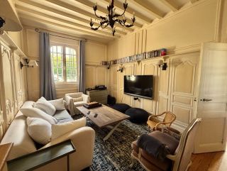 house 11 Rooms for seasonal rent on BENERVILLE SUR MER (14910)