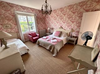 house 11 Rooms for seasonal rent on BENERVILLE SUR MER (14910)