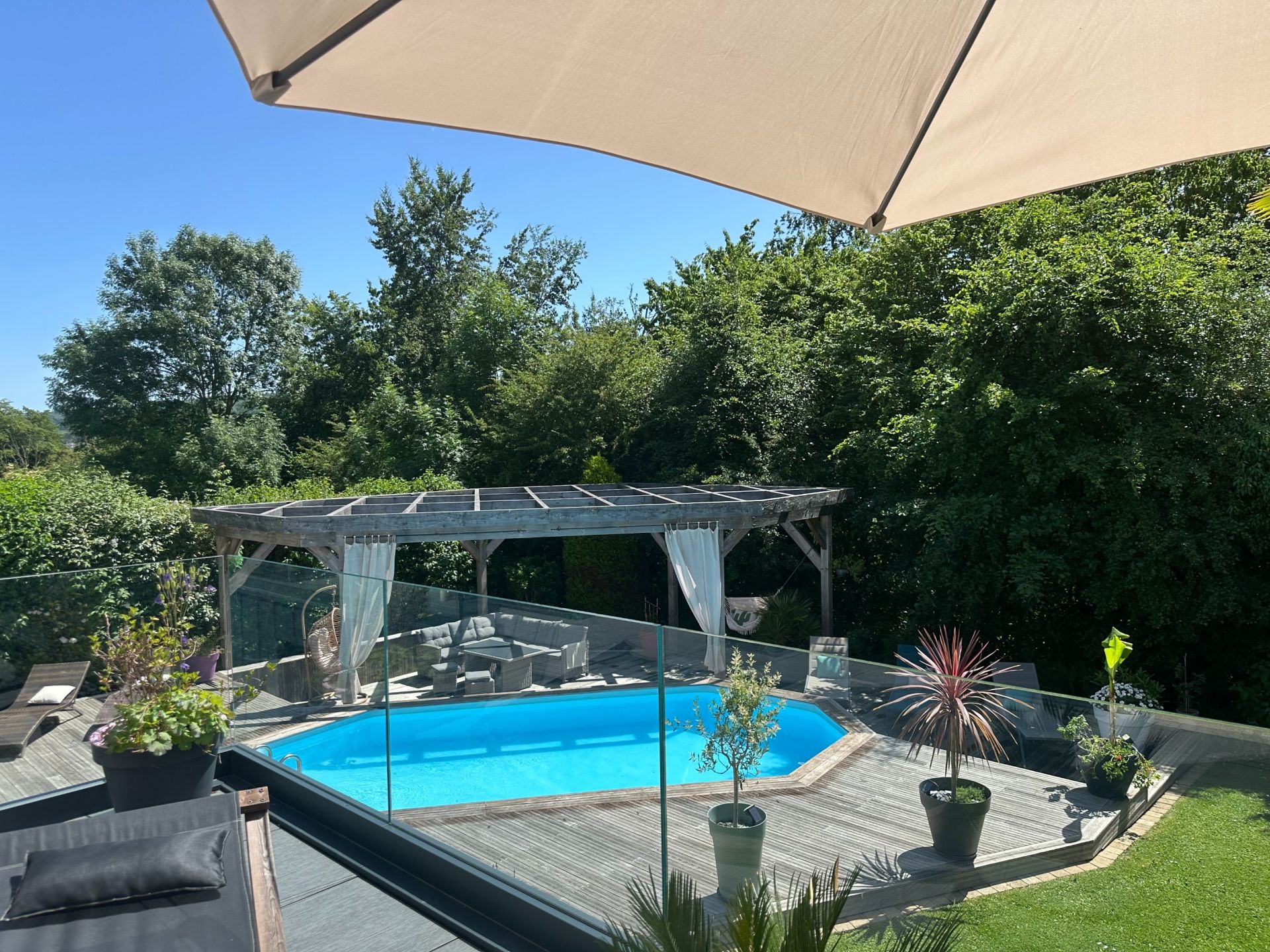 maison contemporaine 10 Pièces en vente sur MALAUNAY (76770)