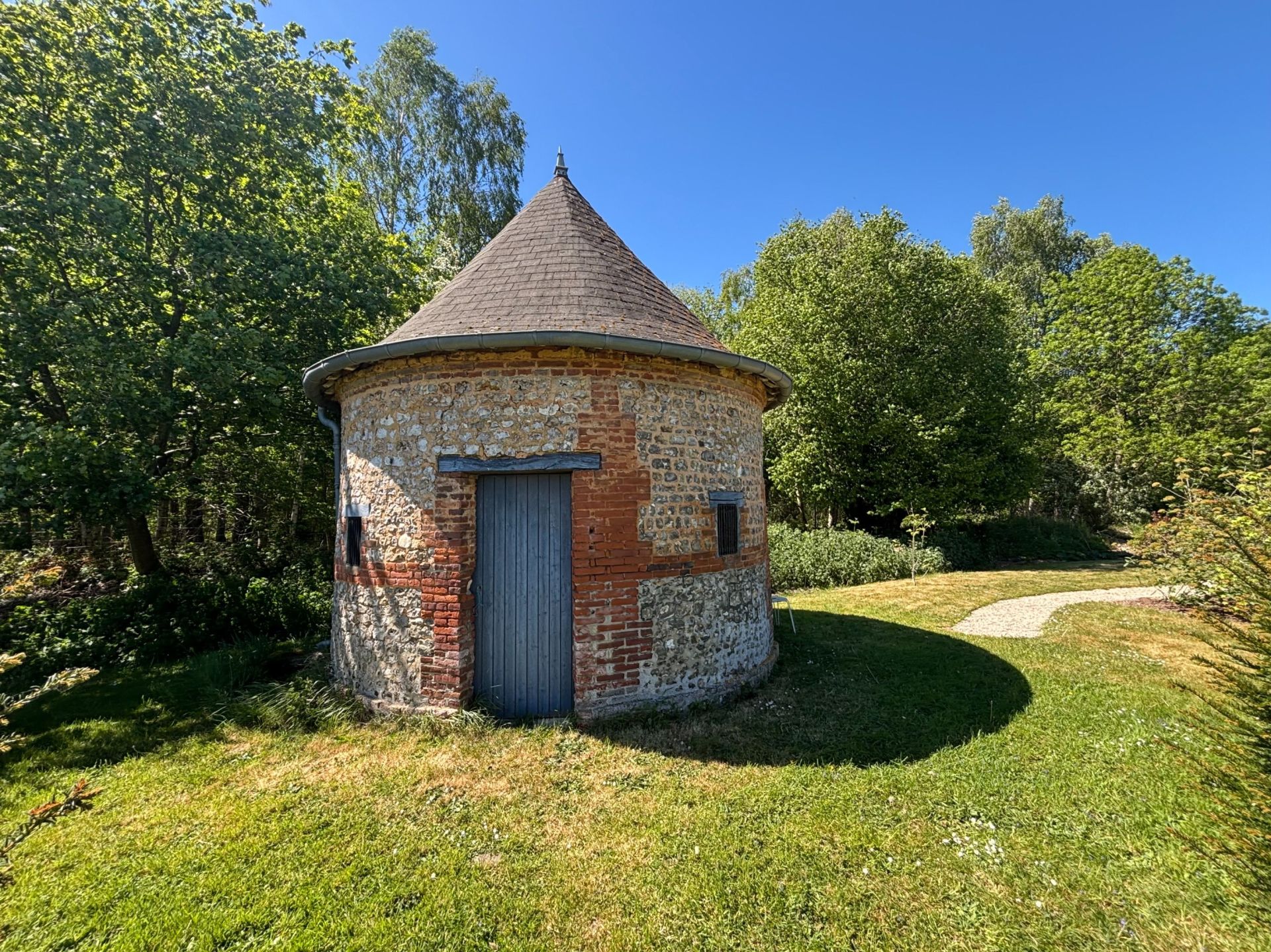 propriété 8 Pièces en vente sur CORNEVILLE SUR RISLE (27500)