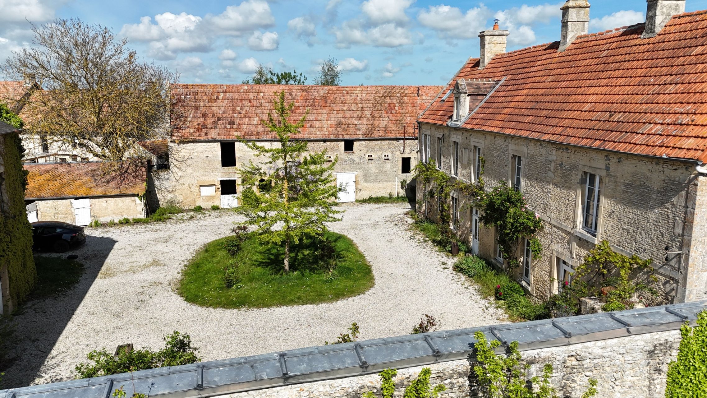 long house 9 Rooms for sale on ROTS (14740)